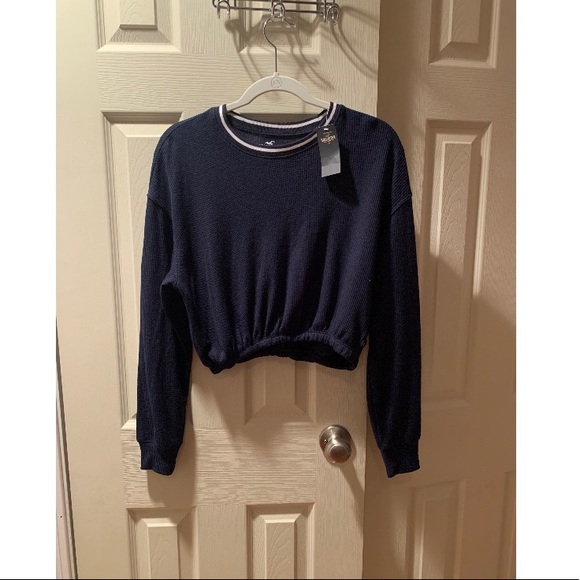 Hollister Sweaters - Cropped sweater✨
